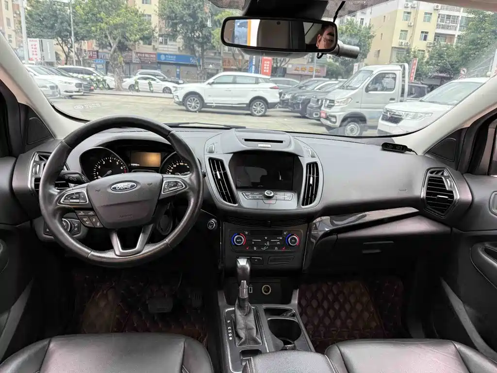 Ford Kuga — миниатюра 8