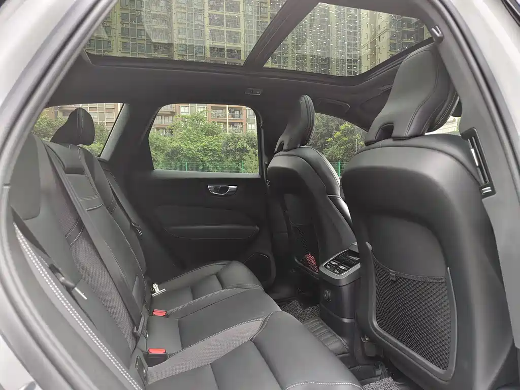 VOLVO XC60 PLUG IN HYBRID