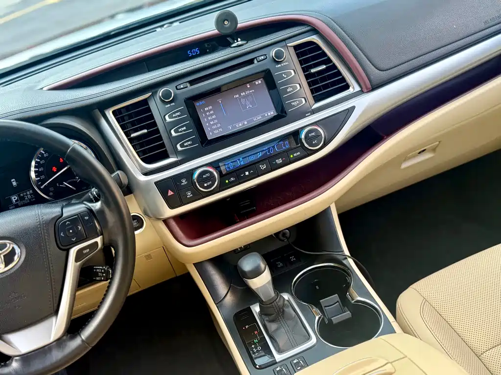Toyota Highlander — миниатюра 24