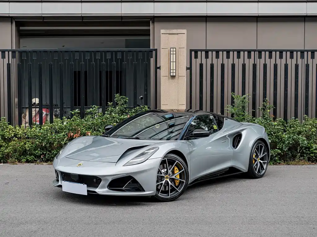 Купить Lotus Emira