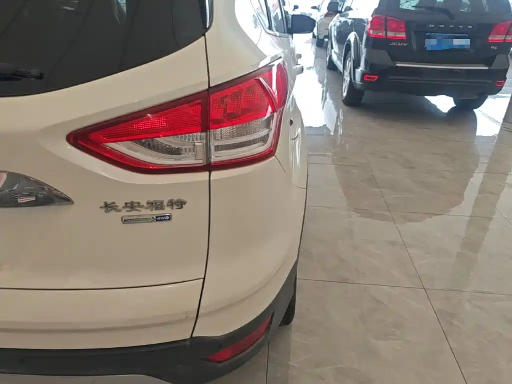 Ford Kuga — миниатюра 8