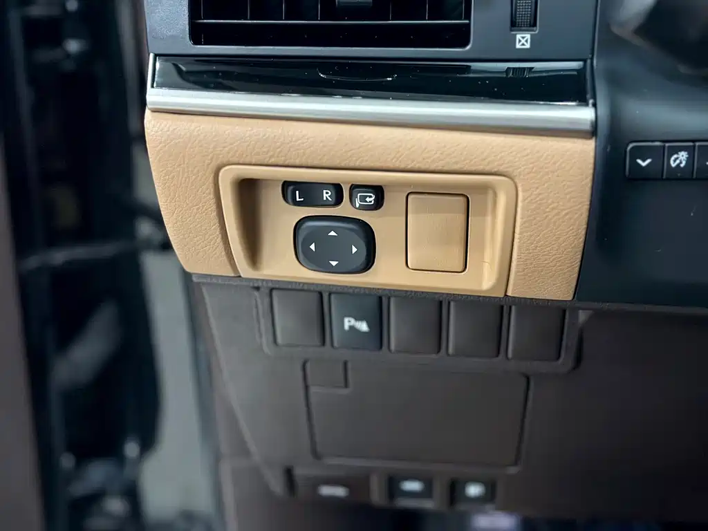 Lexus ES — миниатюра 22