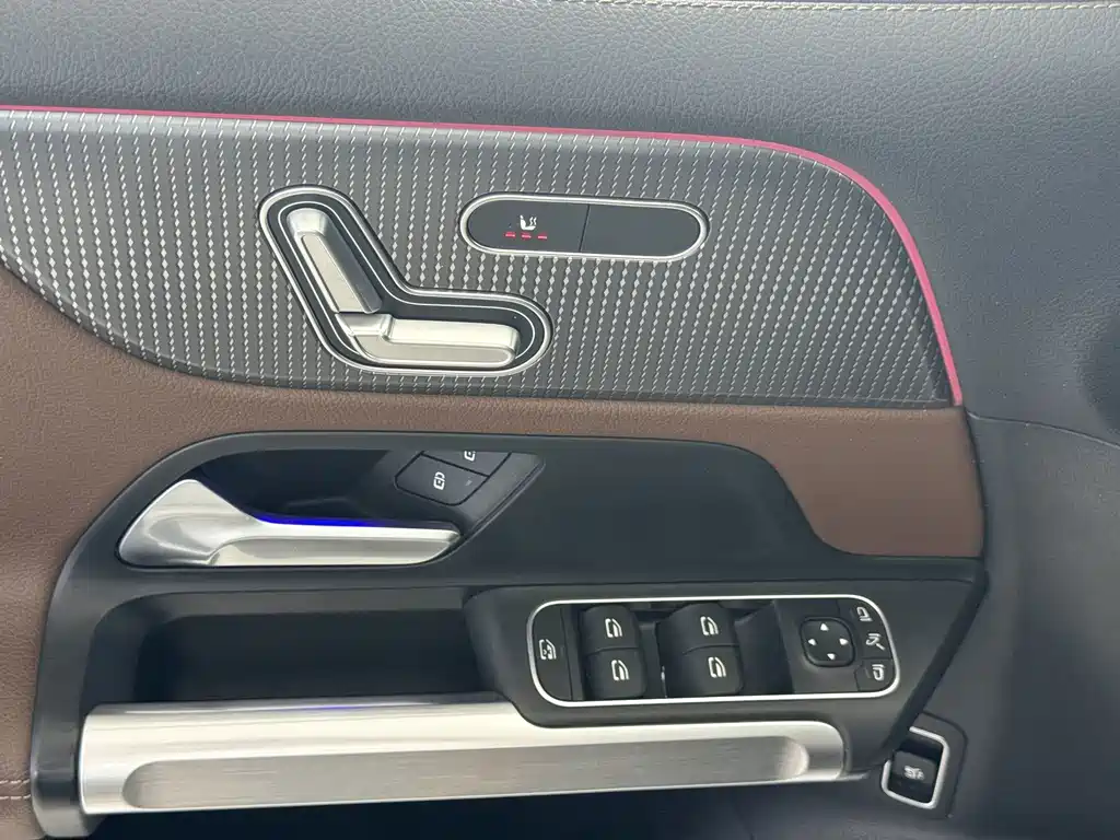 Mercedes-Benz GLB — миниатюра 6