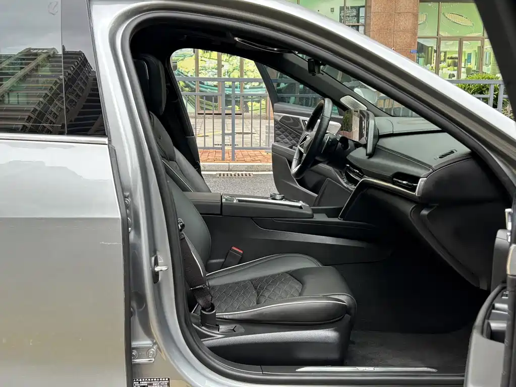 Cadillac CT6 — миниатюра 9