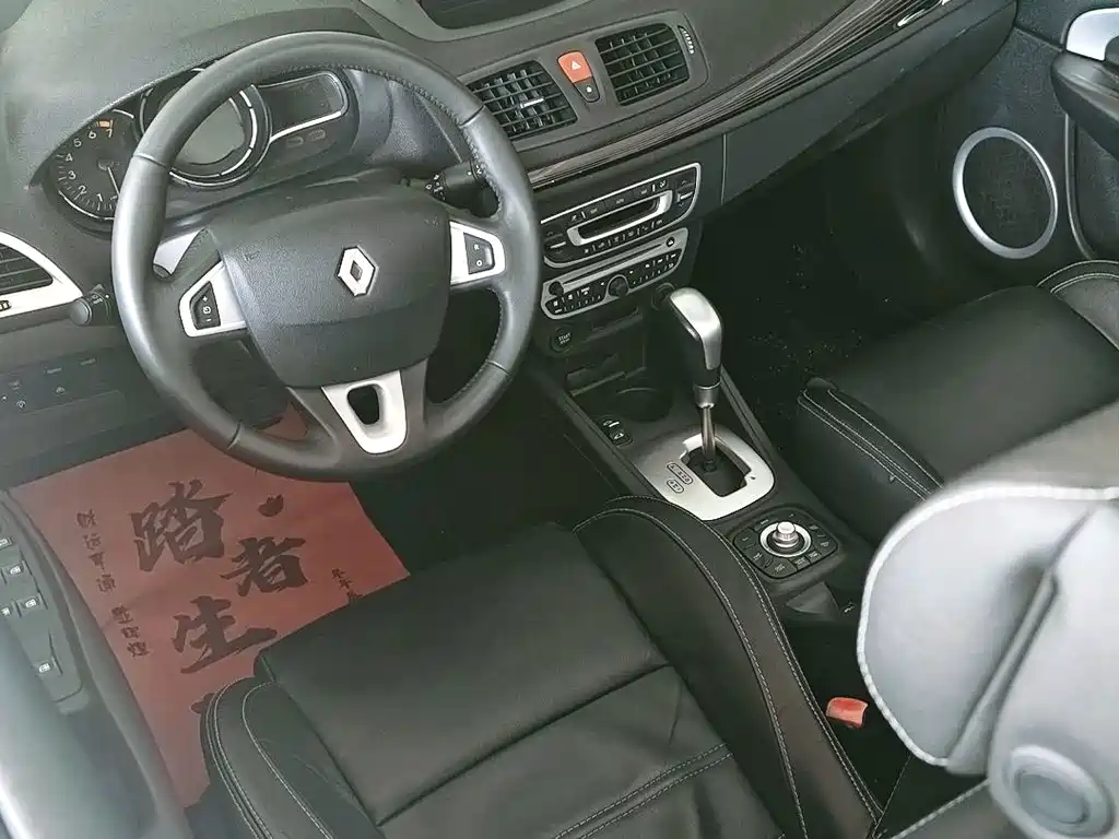 Renault Megane — миниатюра 6