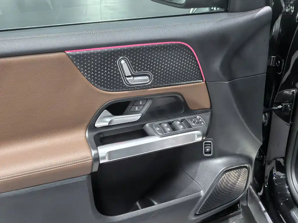 Mercedes-Benz GLB — миниатюра 7