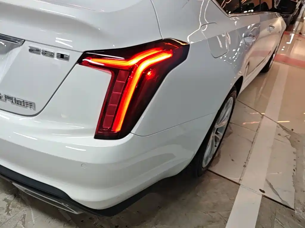 Cadillac CT5 — миниатюра 8