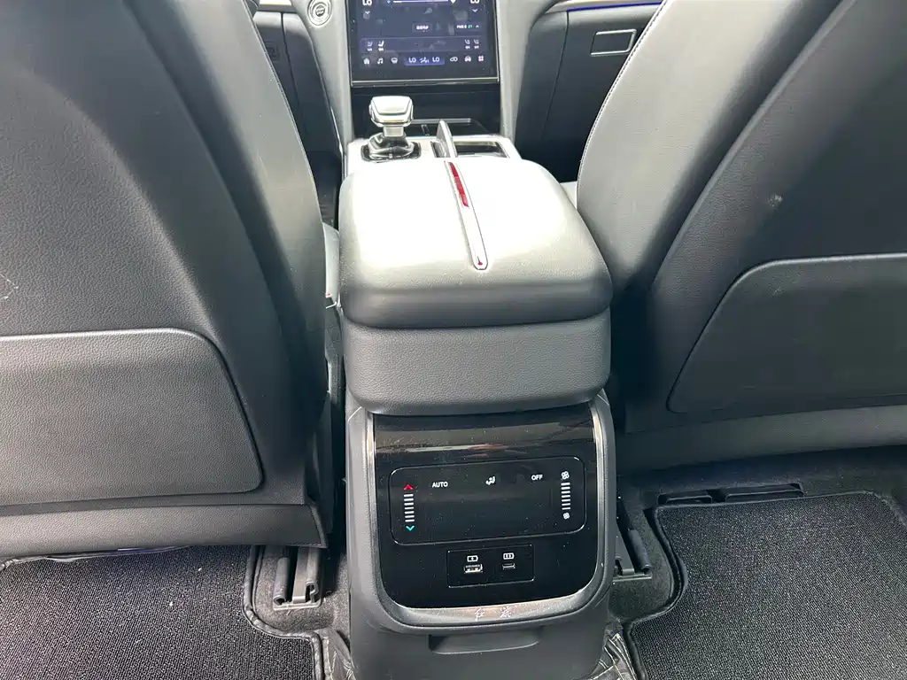 Hongqi HS7 PHEV 2024 2.0T PHEV 7 мест