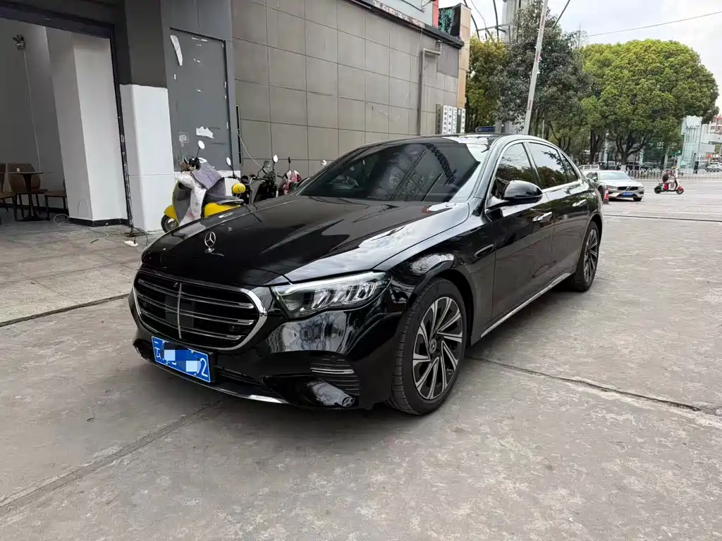 Mercedes-Benz E-Class 2025