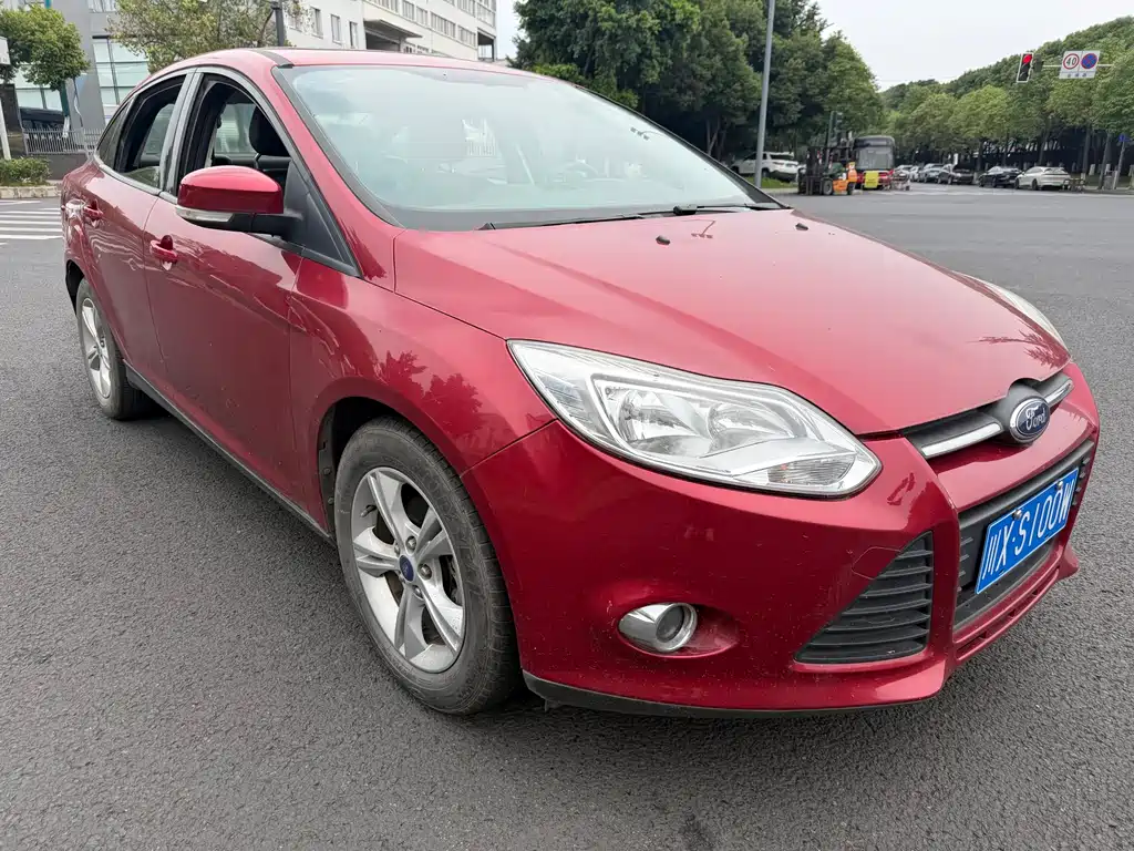 Ford Focus 2012 1.6L AT
