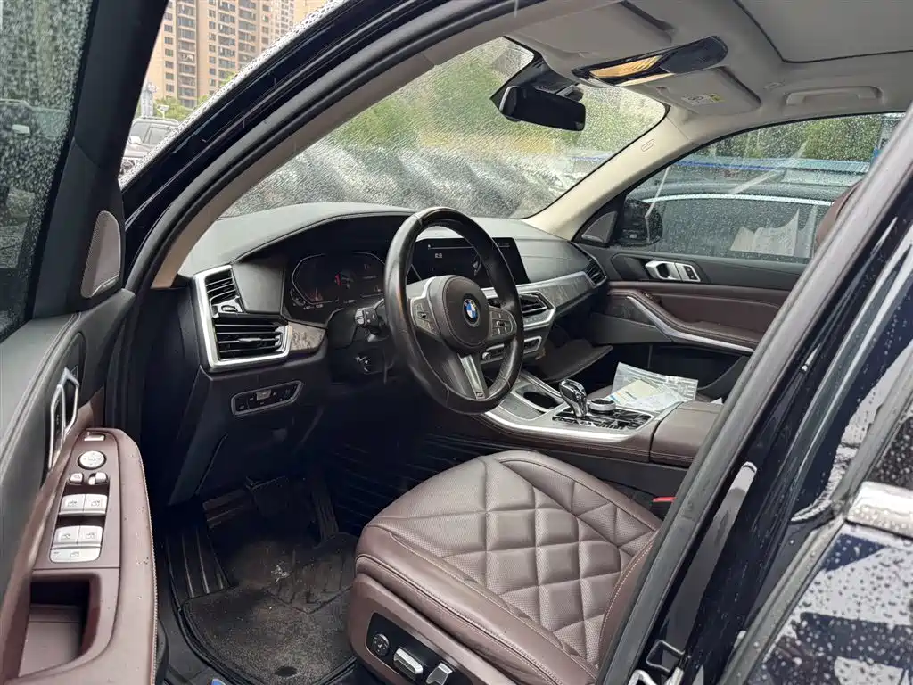 BMW X5 2022 xDrive 30Li Premium M Sport