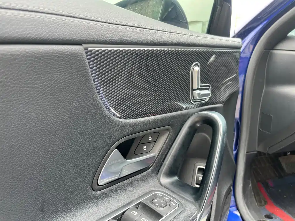 Mercedes-Benz A-Class — миниатюра 11