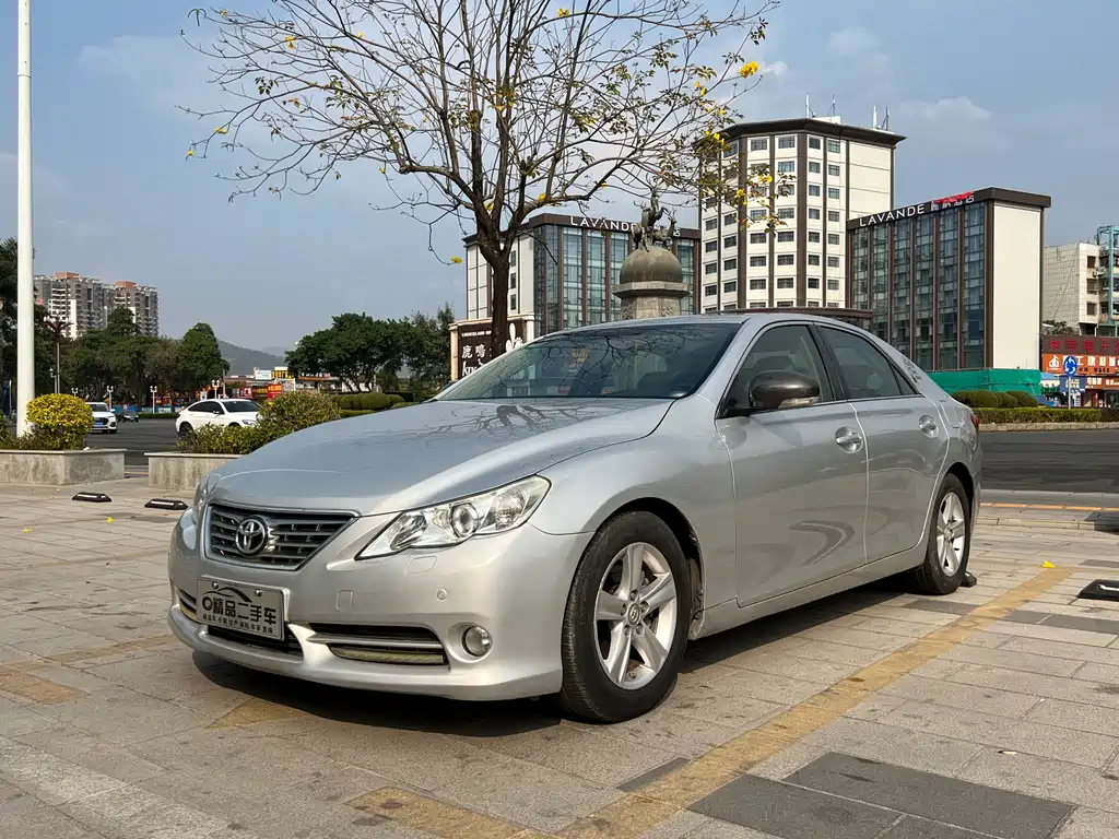 Toyota Reiz 2011