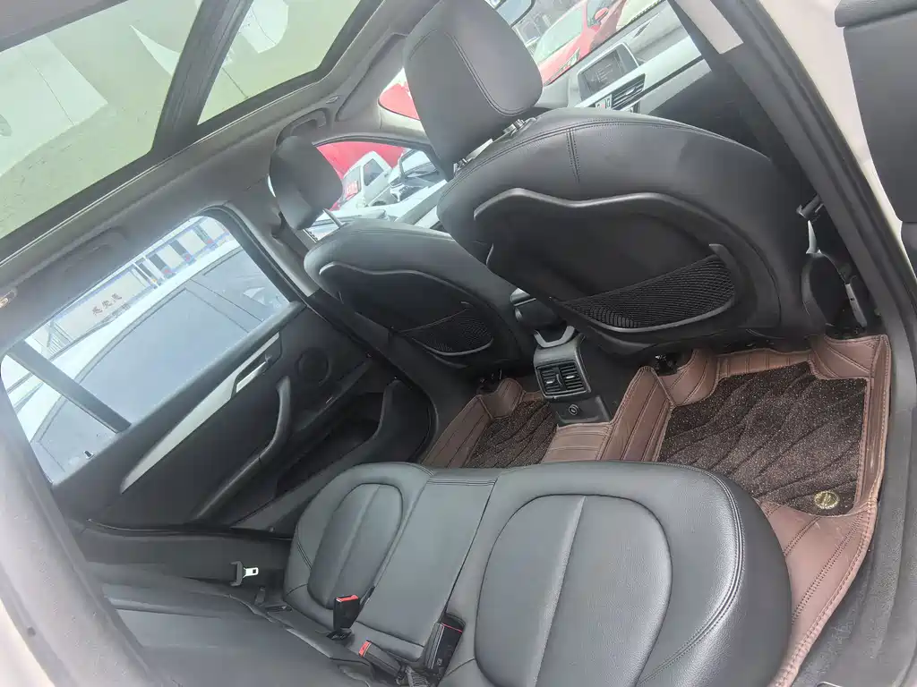 BMW X1 — миниатюра 10