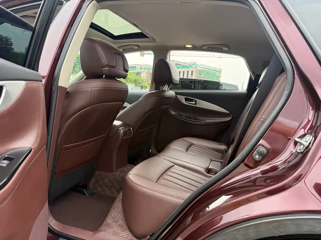 Infiniti QX50 2015 2.5L Enjoy