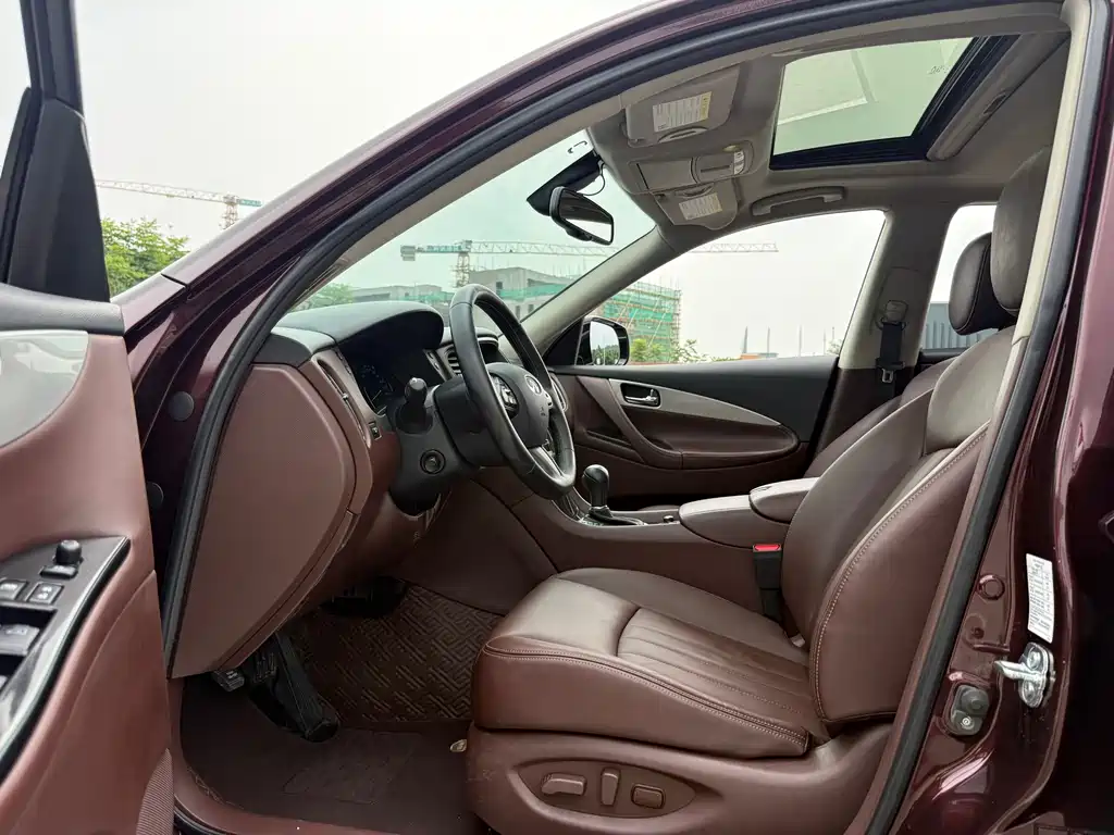 Infiniti QX50 2015 2.5L Enjoy