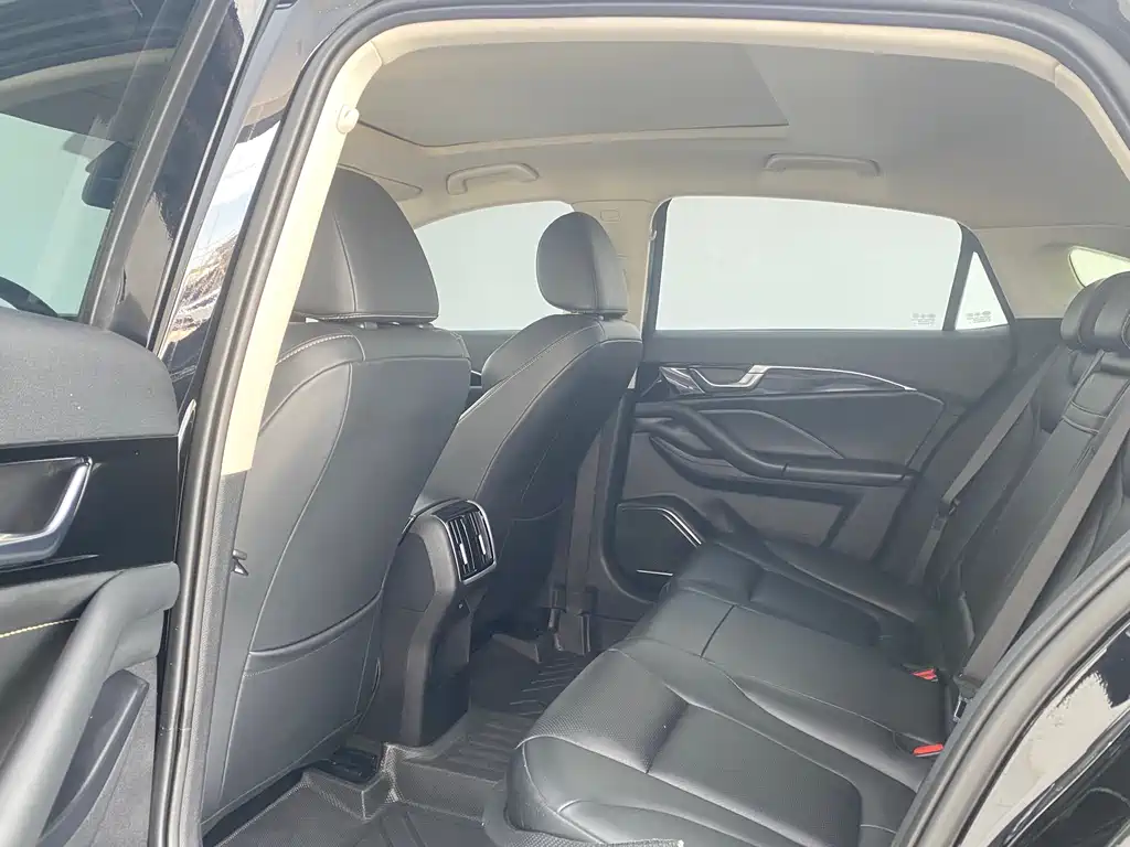 Bestune B70 2023 1.5T AT 70