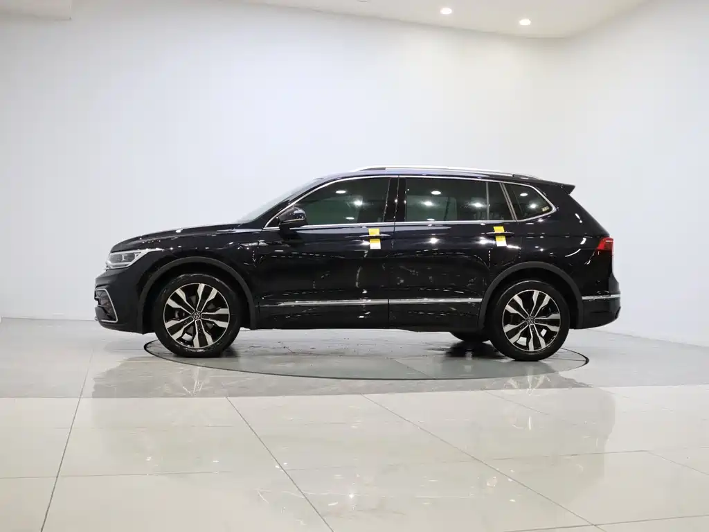 Volkswagen Tiguan L L 2022 330TSI AT R-Line