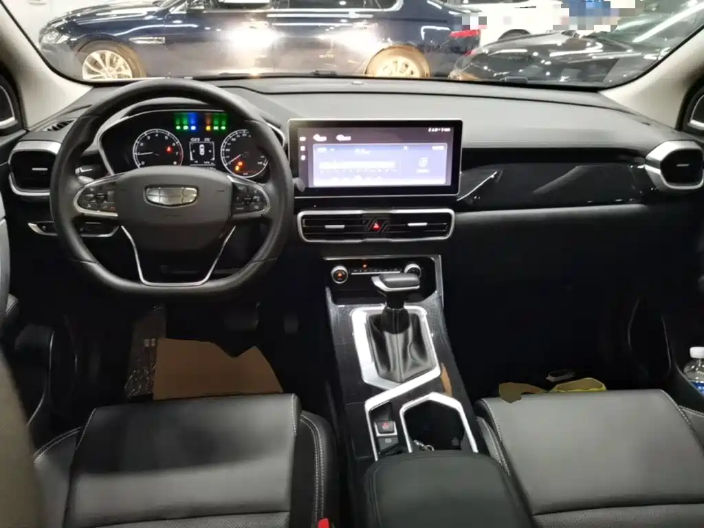 Geely Binyue — миниатюра 10