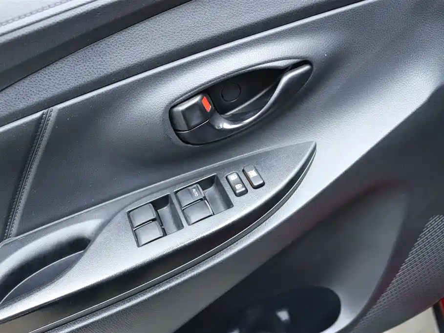 TOYOTA YARIS L ZHIXUAN