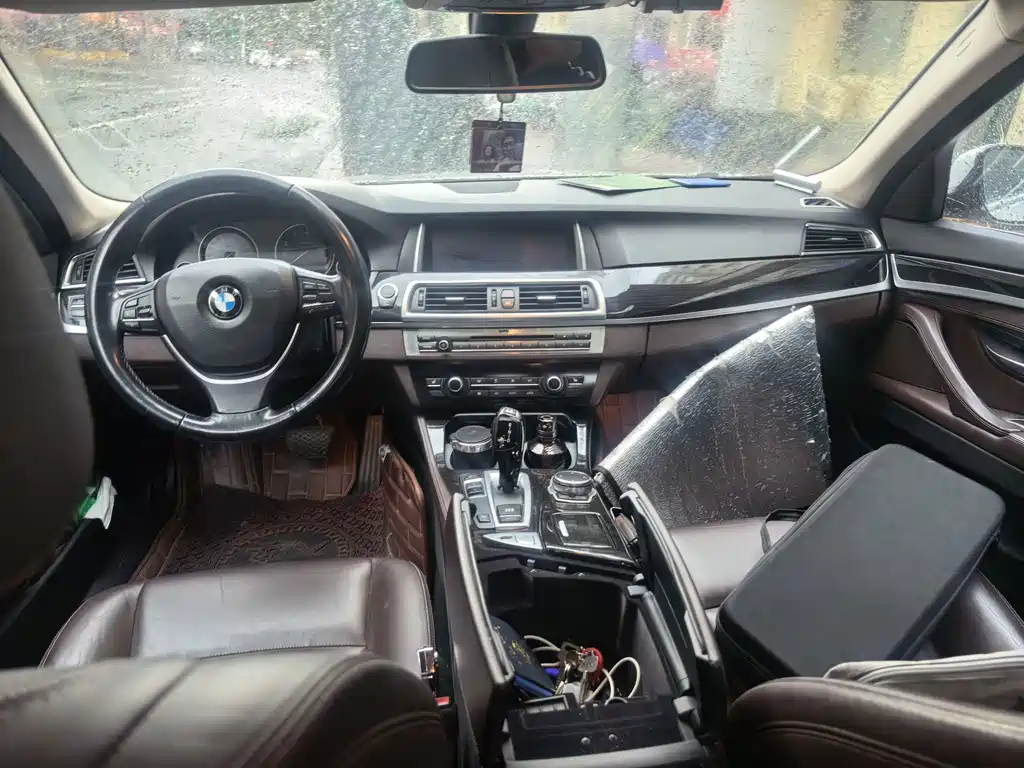 BMW 5 Series — миниатюра 4