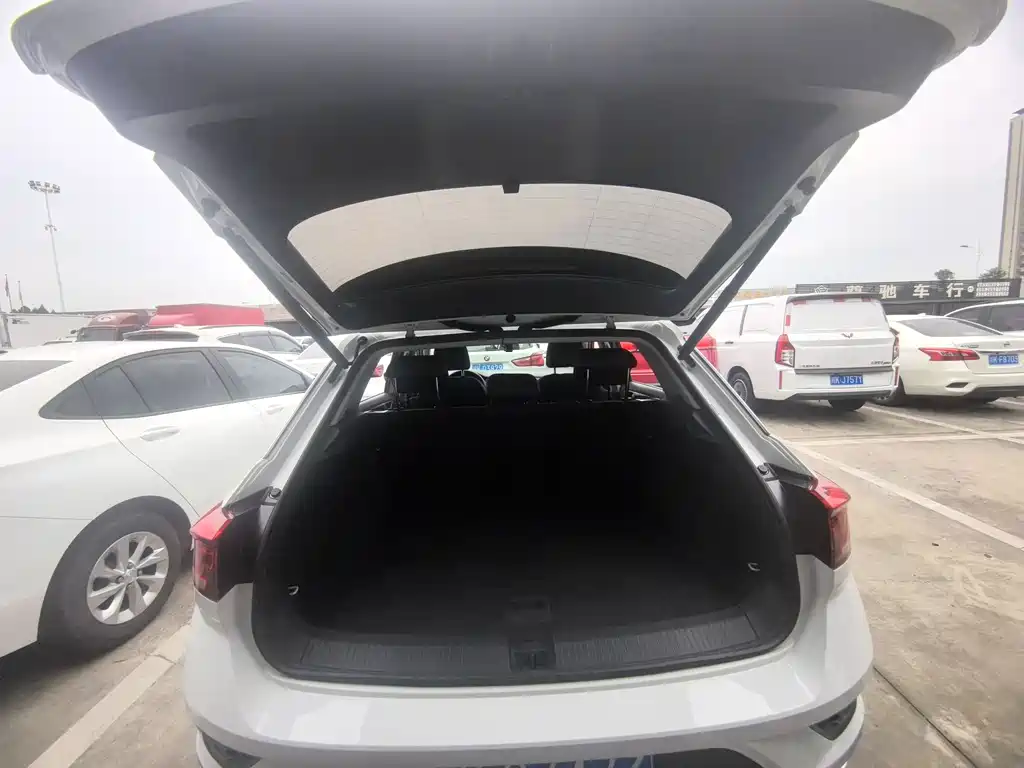 Volkswagen T-Roc — миниатюра 26
