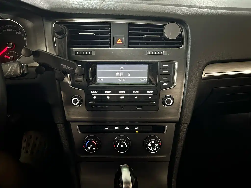 Volkswagen Golf — миниатюра 10