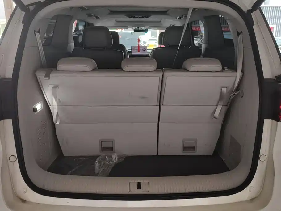Roewe iMAX8 — фотографии объявления, Фото 5