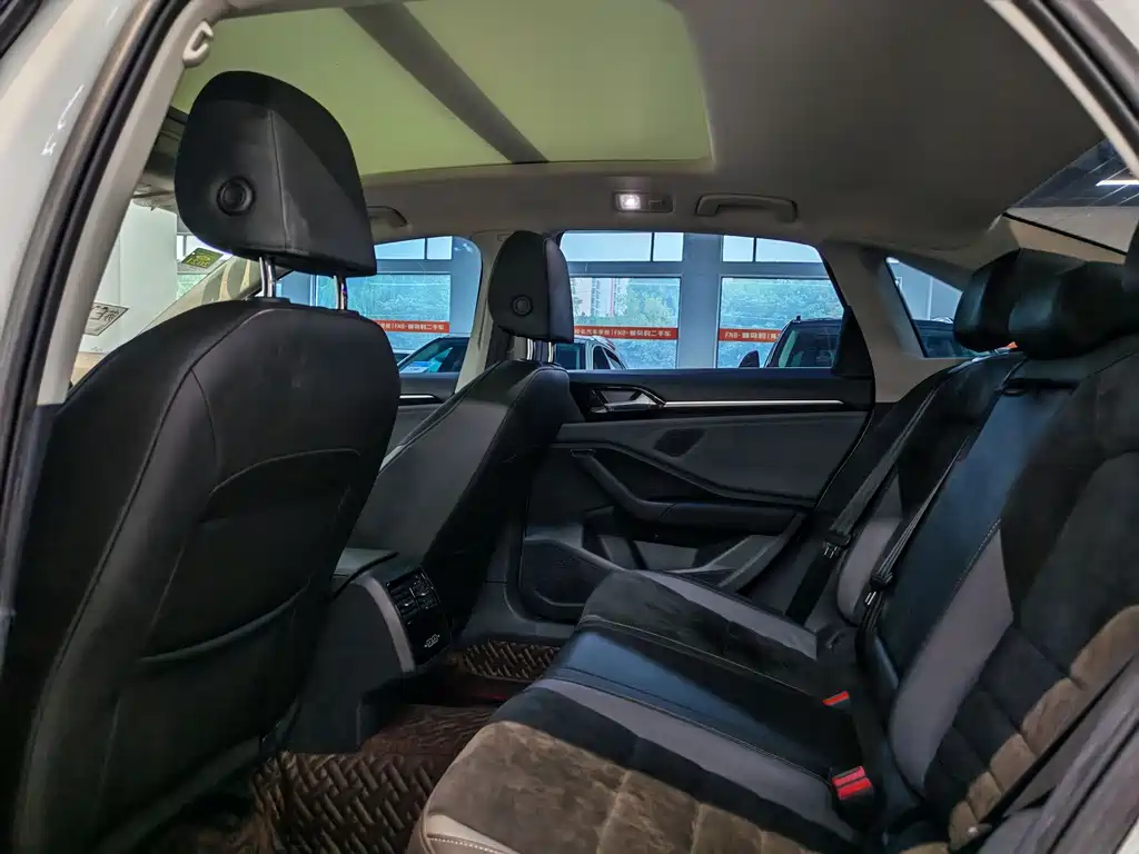 Volkswagen Sagitar — миниатюра 5