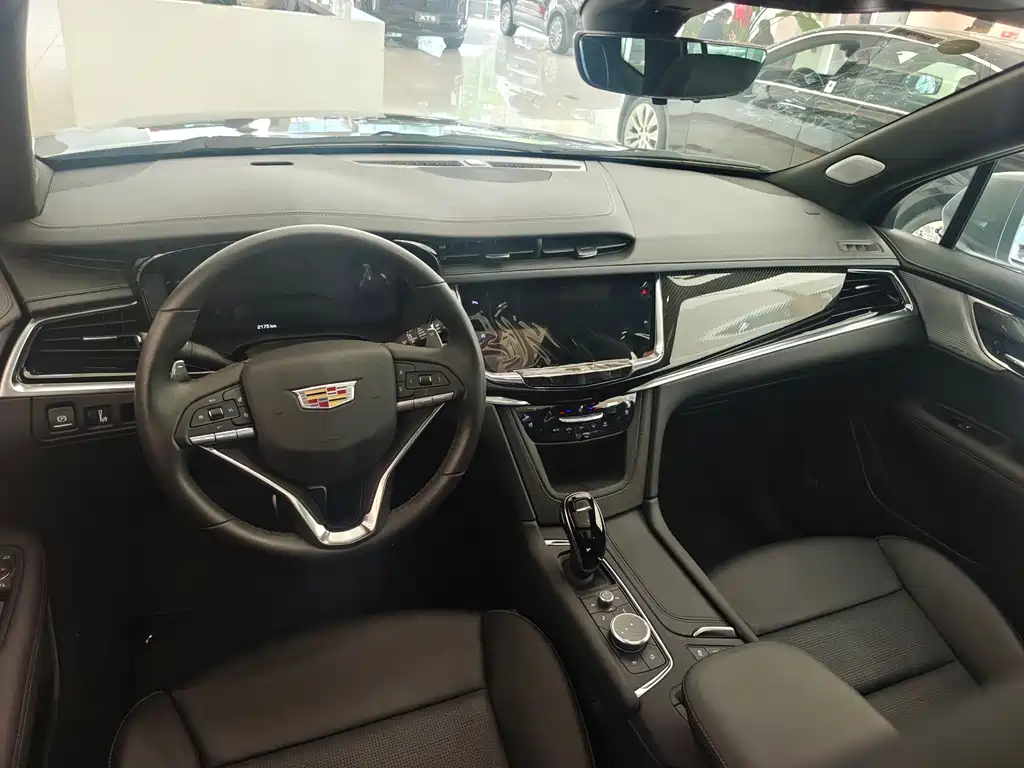 Cadillac XT6 2025 2.0T мест Luxury Executive