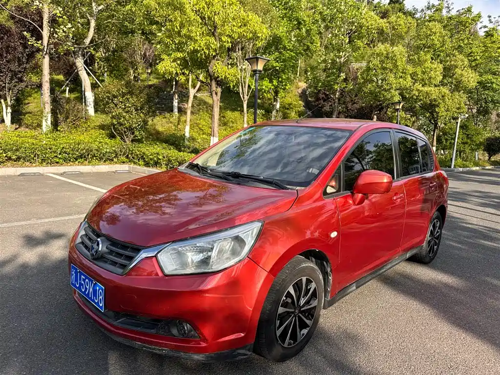 Venucia R50 2013