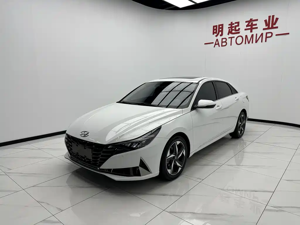 Hyundai Elantra 2022 1.5L CVT LUX Luxury
