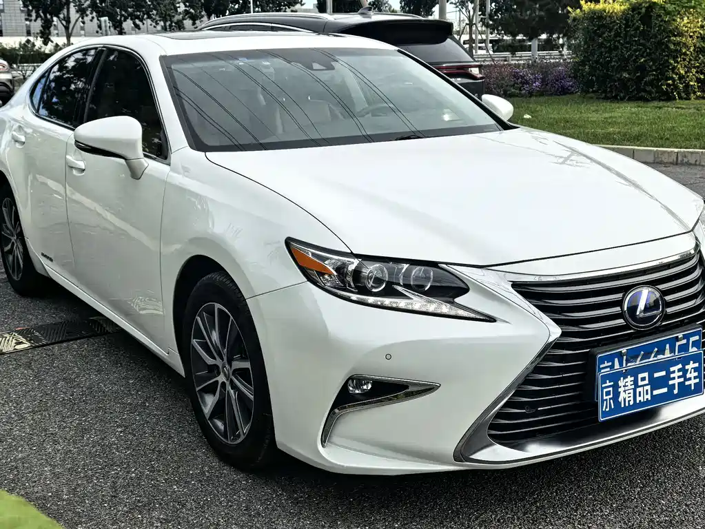 Lexus ES — миниатюра 2