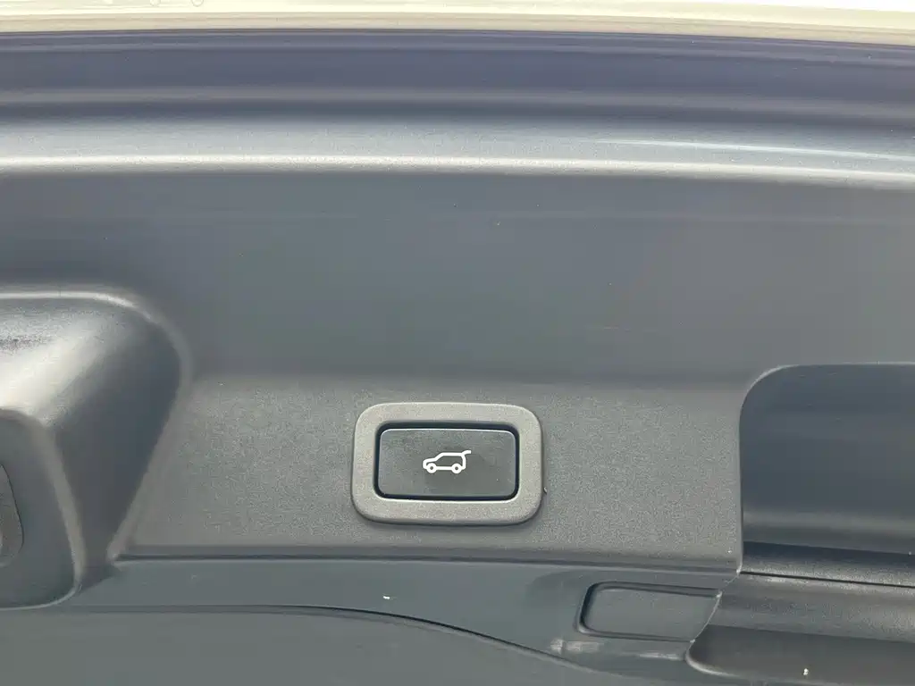 Jaguar F-PACE — миниатюра 31