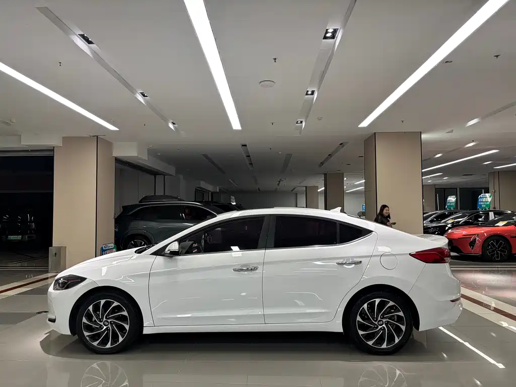 Hyundai Elantra 1.4T DCT Dazzle Dynamic · Vitality Type, фото 8