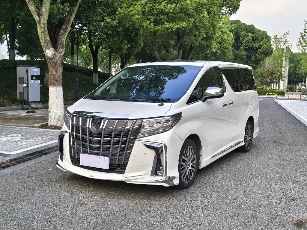 Купить Toyota Alphard