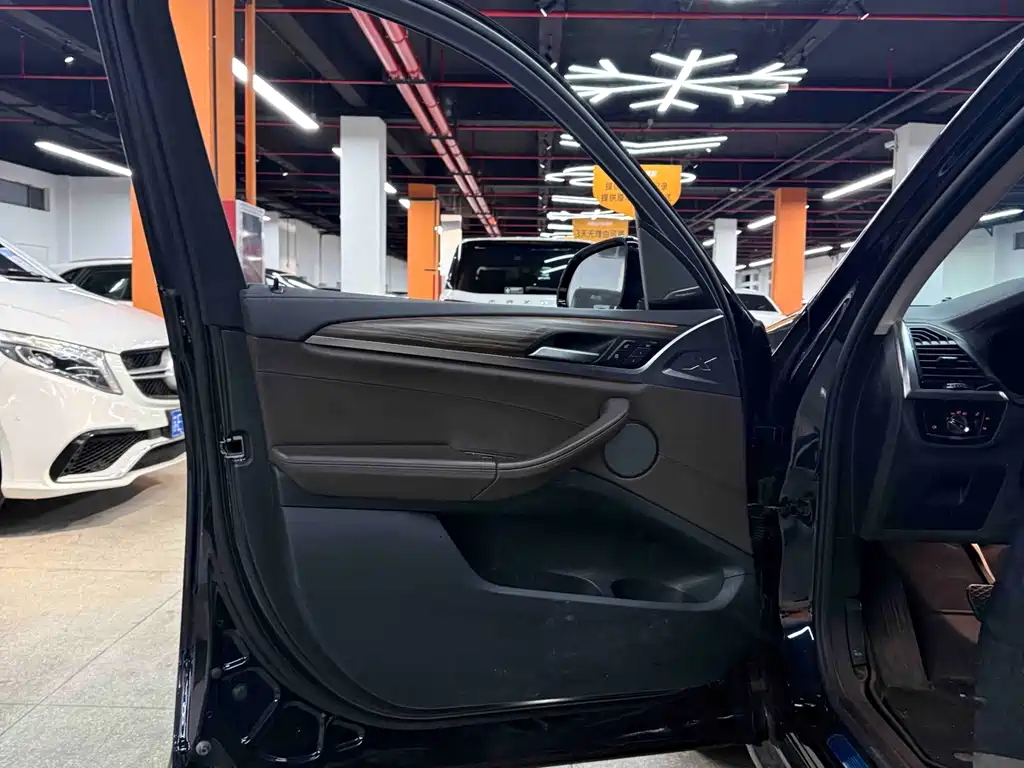 BMW X3 — миниатюра 8