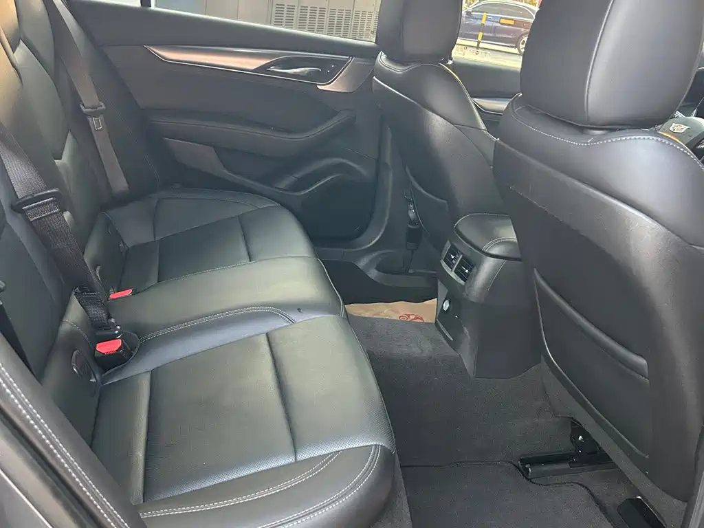 Cadillac CT5 — миниатюра 5