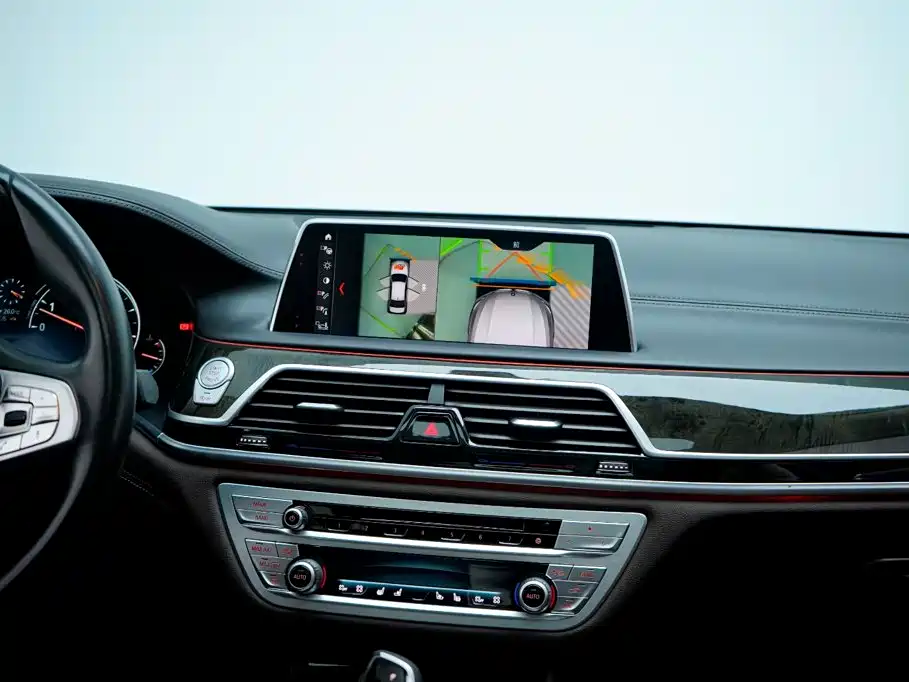 BMW 7 Series — миниатюра 23