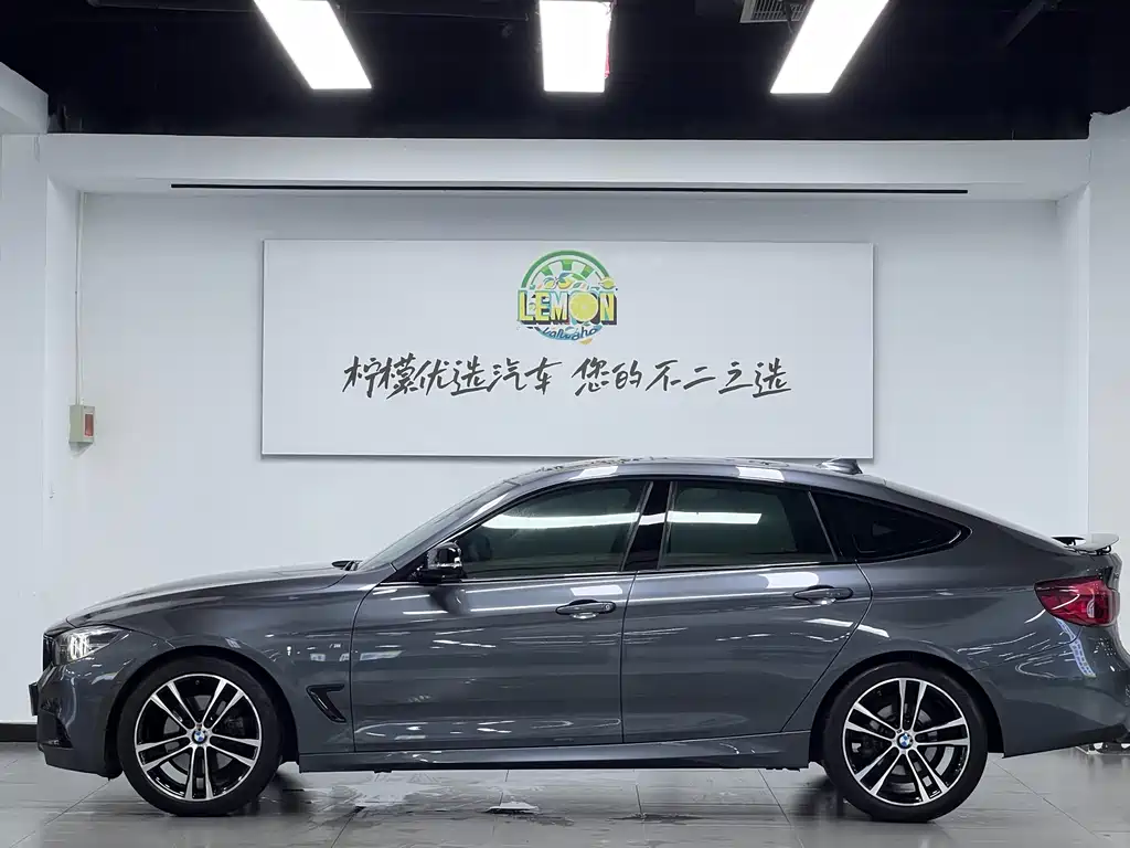 BMW 3 Series GT 3 GT 2019 330i xDrive M Sport