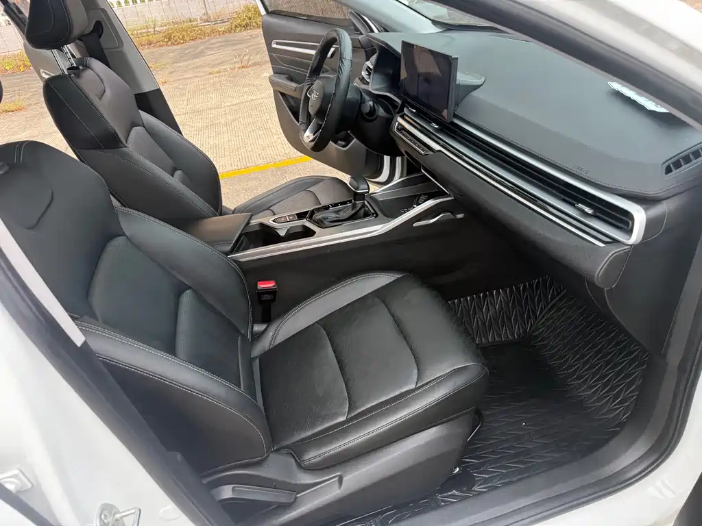 Geely Emgrand — миниатюра 12