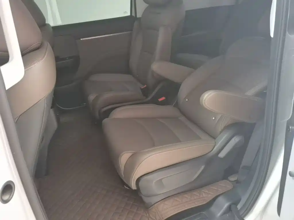 Wuling Xingguang 730 New Energy — миниатюра 17
