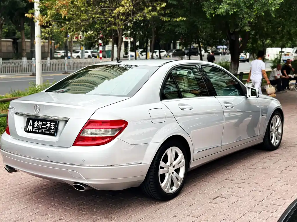 Mercedes-Benz C-Class C 2010 C 300 Fashion