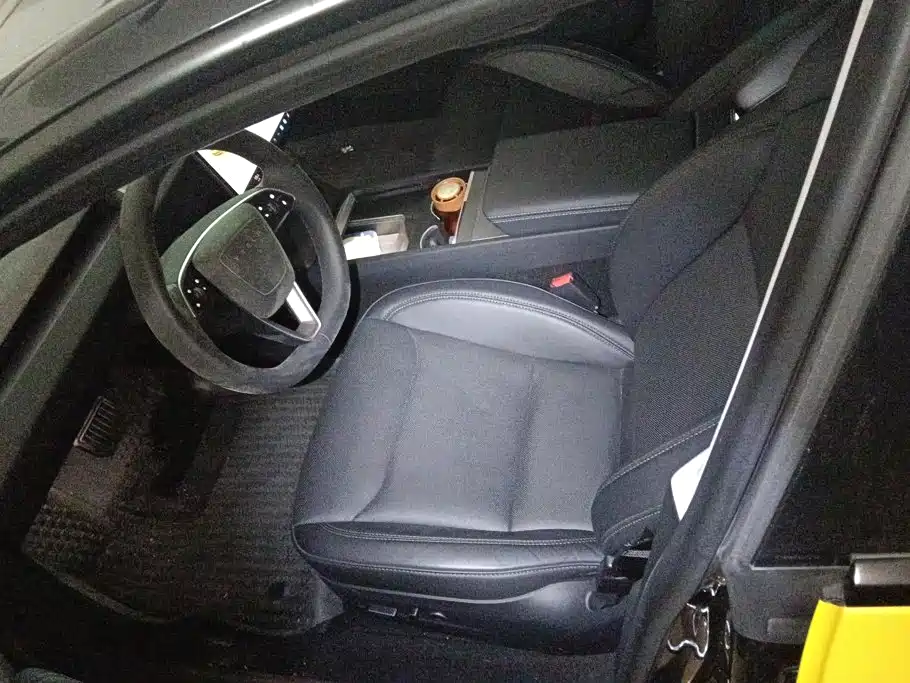 Tesla Model 3 — миниатюра 9