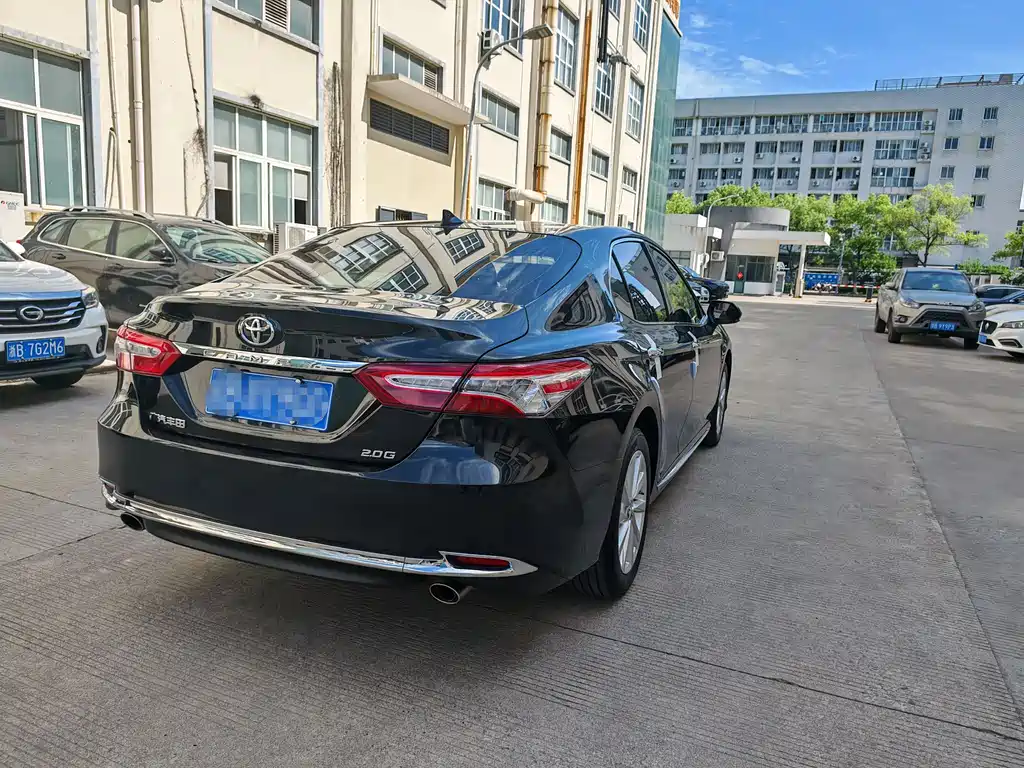TOYOTA CAMRY