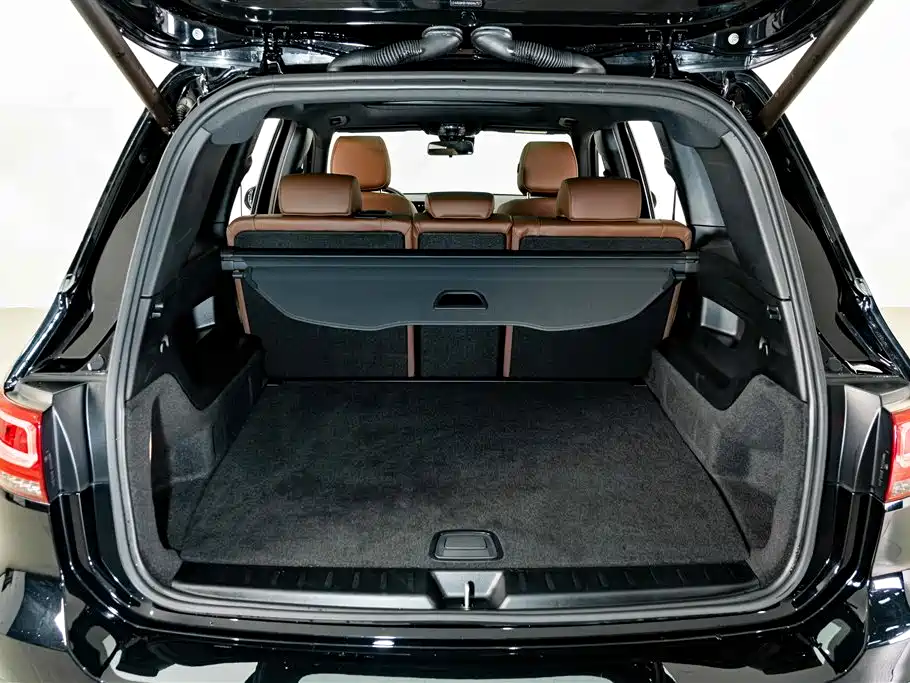 Mercedes-Benz GLB — миниатюра 23