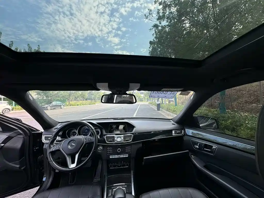 Mercedes-Benz E-Class — миниатюра 6
