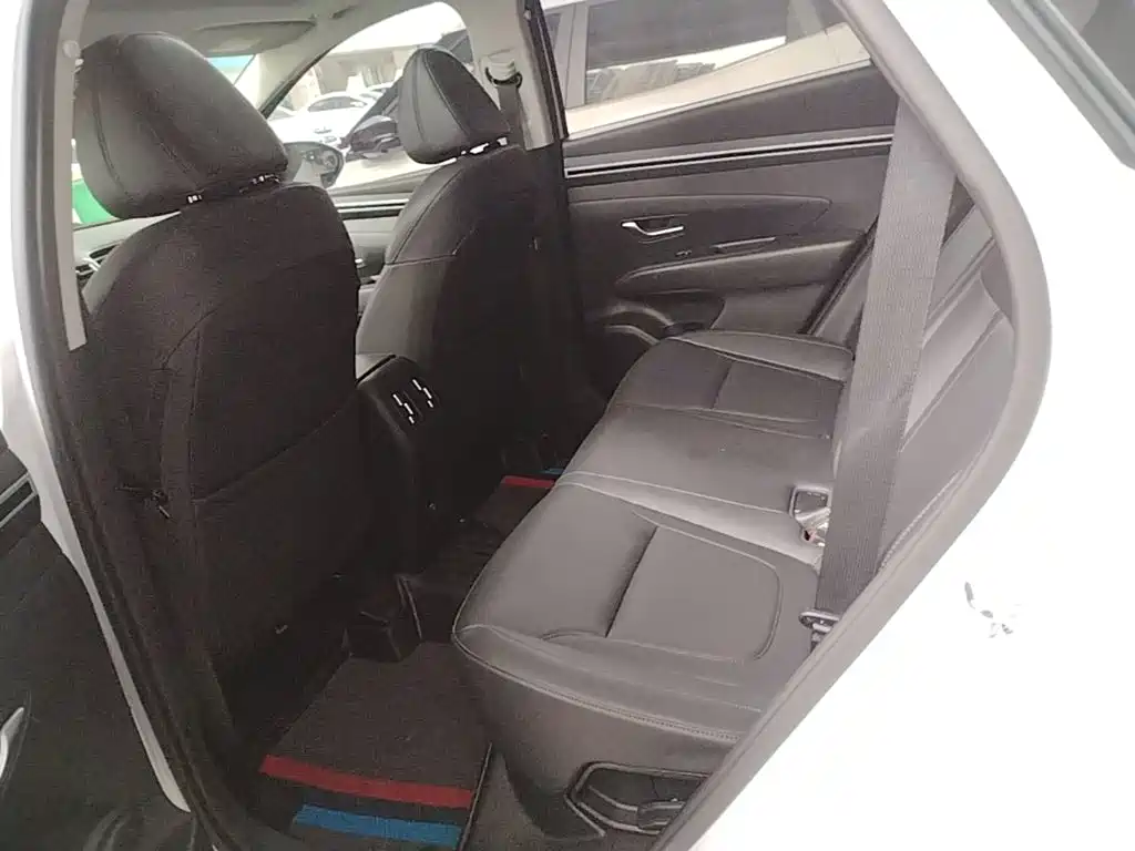 Hyundai Tucson — миниатюра 17