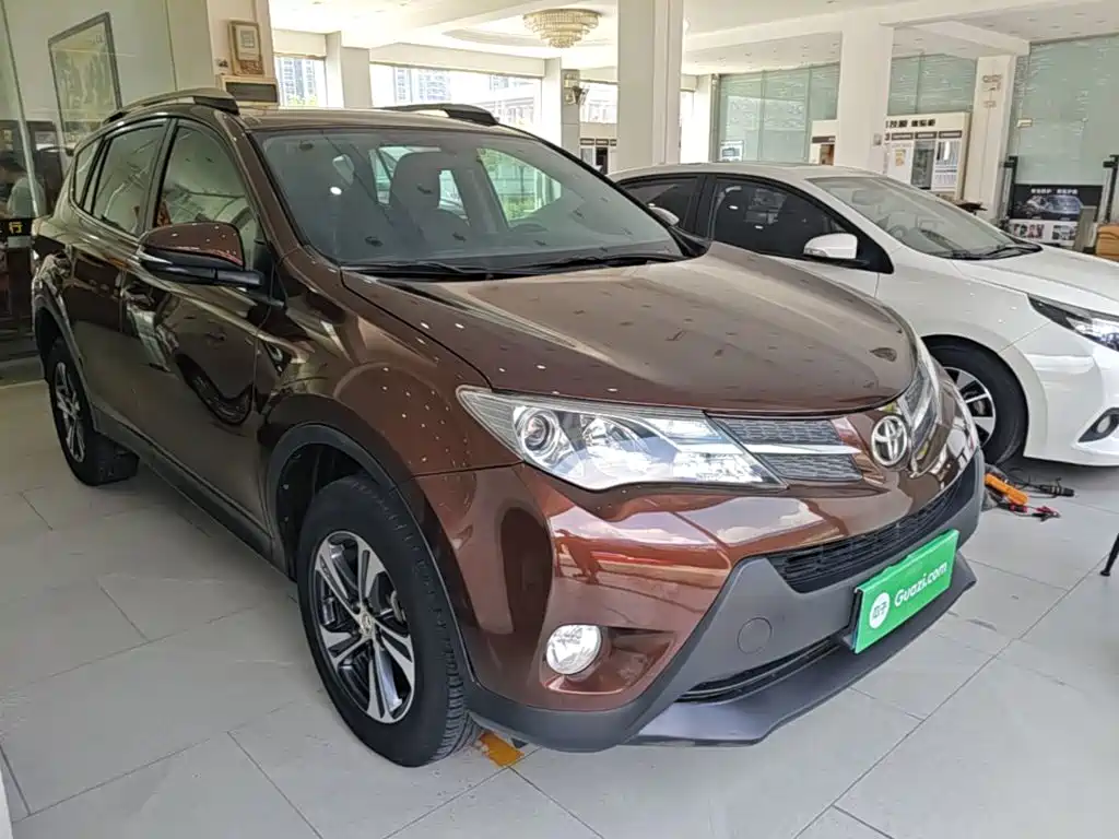 Toyota RAV4 — миниатюра 4