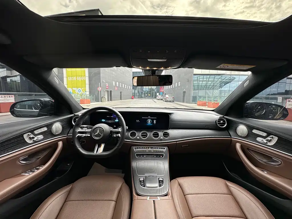 Mercedes-Benz E-Class — миниатюра 8